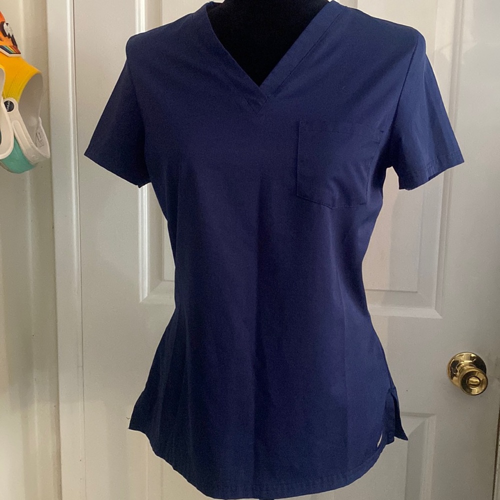 Navy blue scrub top✨